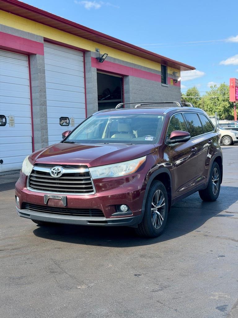 Toyota Highlander XLE AWD V6 2016