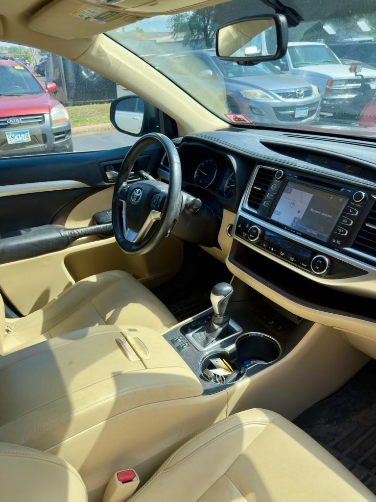 Toyota Highlander XLE AWD V6 2016