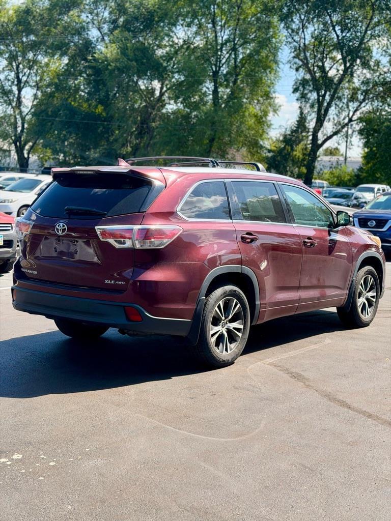 Toyota Highlander XLE AWD V6 2016