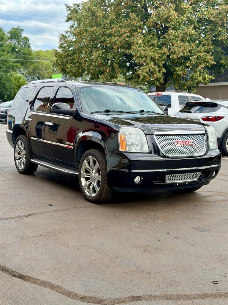 GMC Yukon Denali 4WD 2013