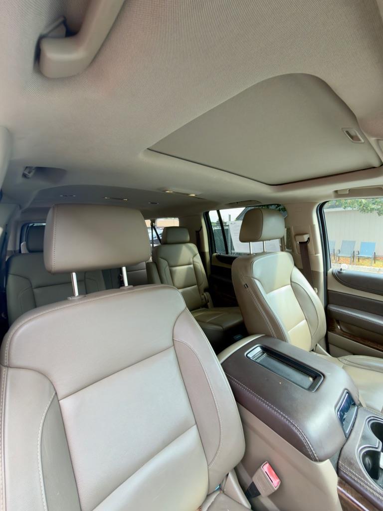 Chevrolet Suburban LT 4WD 2019