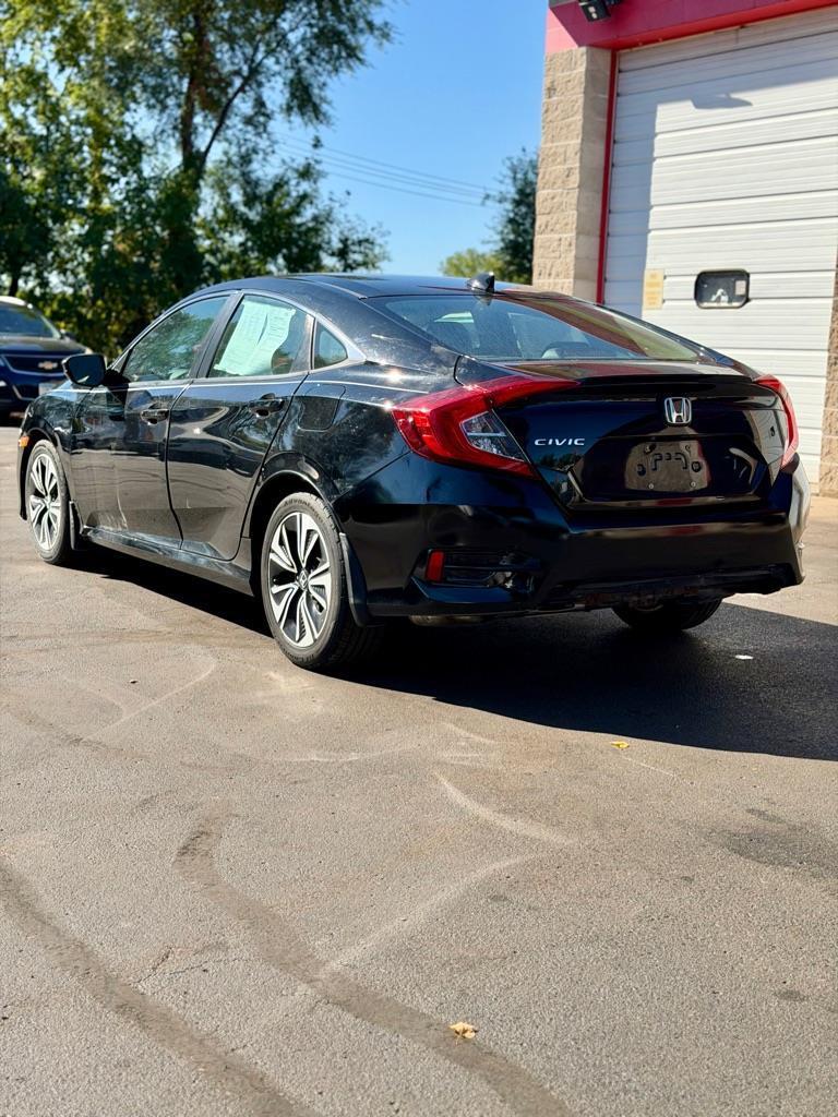 Honda Civic EX-T Sedan CVT 2016