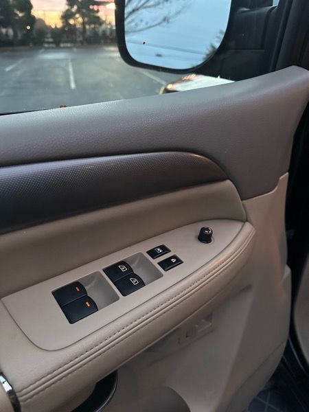 Nissan Armada SL 2WD 2014