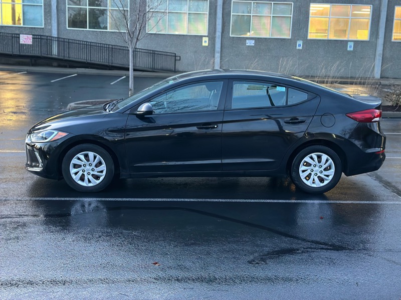 Hyundai Elantra SE 6AT 2018