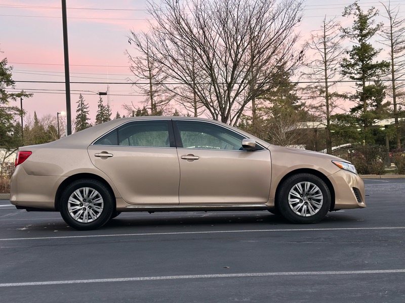 Toyota Camry L 2012