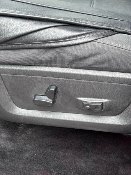 RAM 1500 SLT 4x4 Crew Cab 6'4" Box 2012