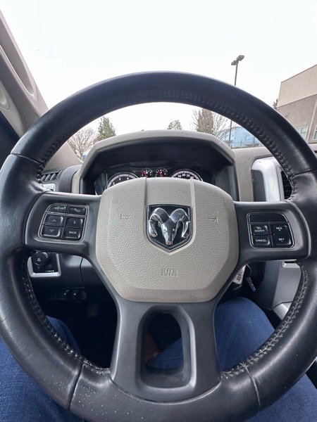 RAM 1500 SLT 4x4 Crew Cab 6'4" Box 2012