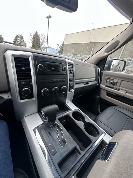 RAM 1500 SLT 4x4 Crew Cab 6'4" Box 2012