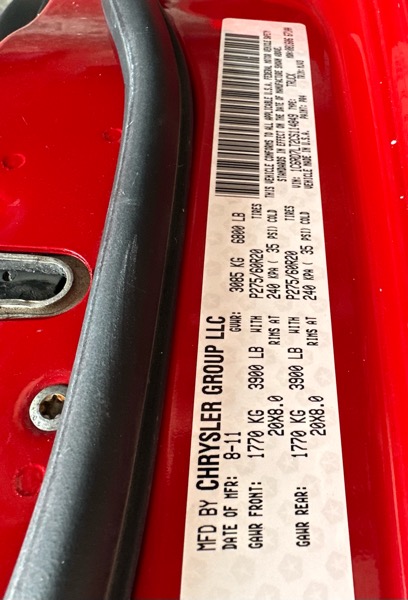 RAM 1500 SLT 4x4 Crew Cab 6'4" Box 2012