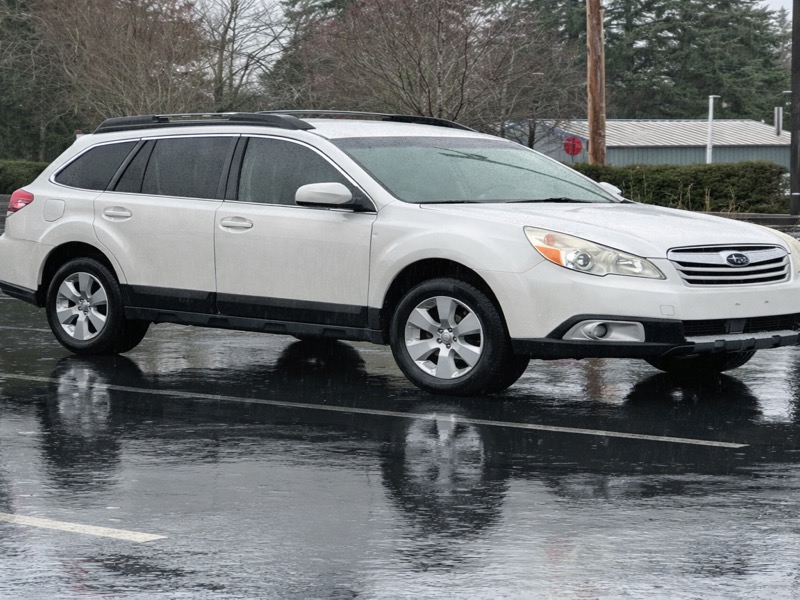 Subaru Outback 2.5i Premium 2011
