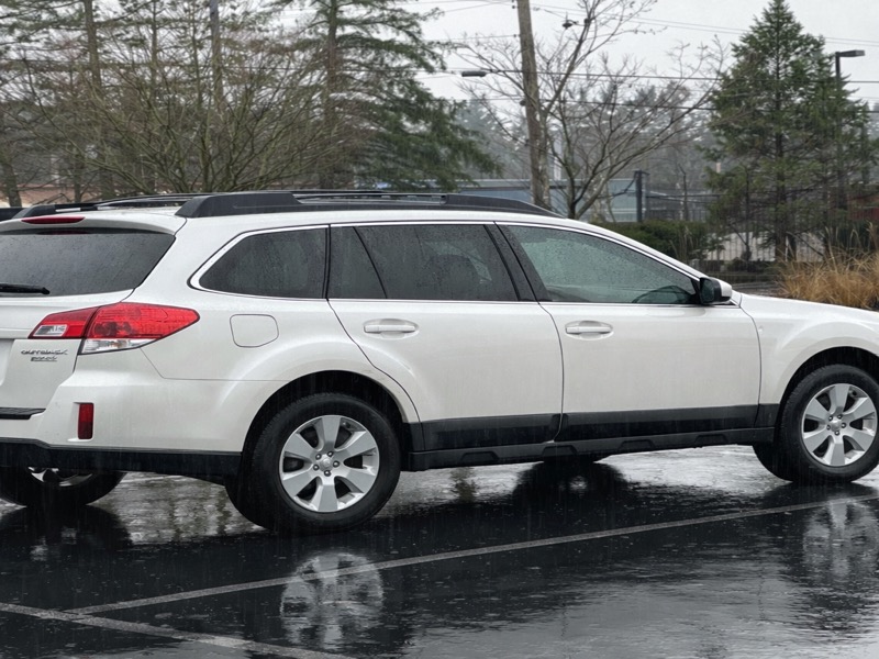Subaru Outback 2.5i Premium 2011