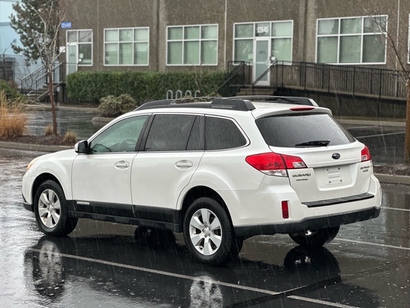Subaru Outback 2.5i Premium 2011