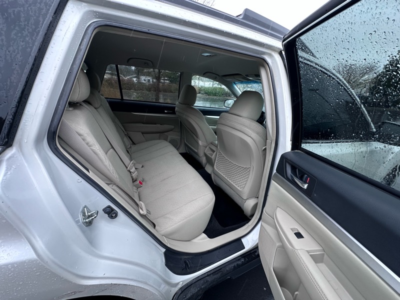 Subaru Outback 2.5i Premium 2011