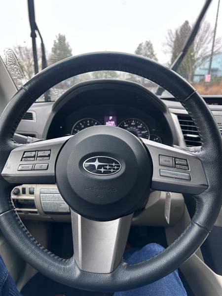 Subaru Outback 2.5i Premium 2011