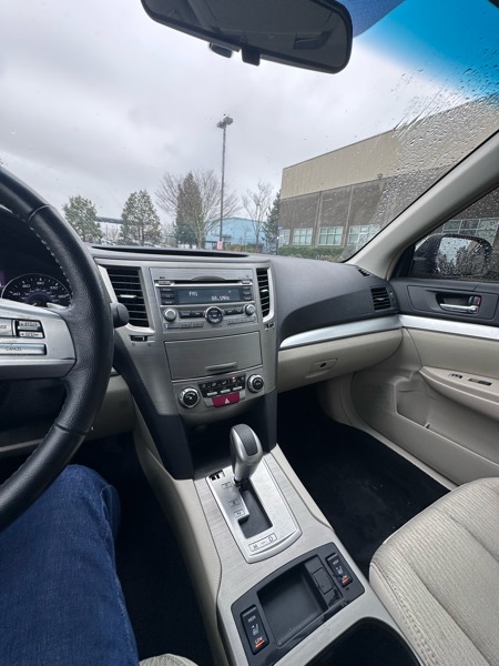 Subaru Outback 2.5i Premium 2011