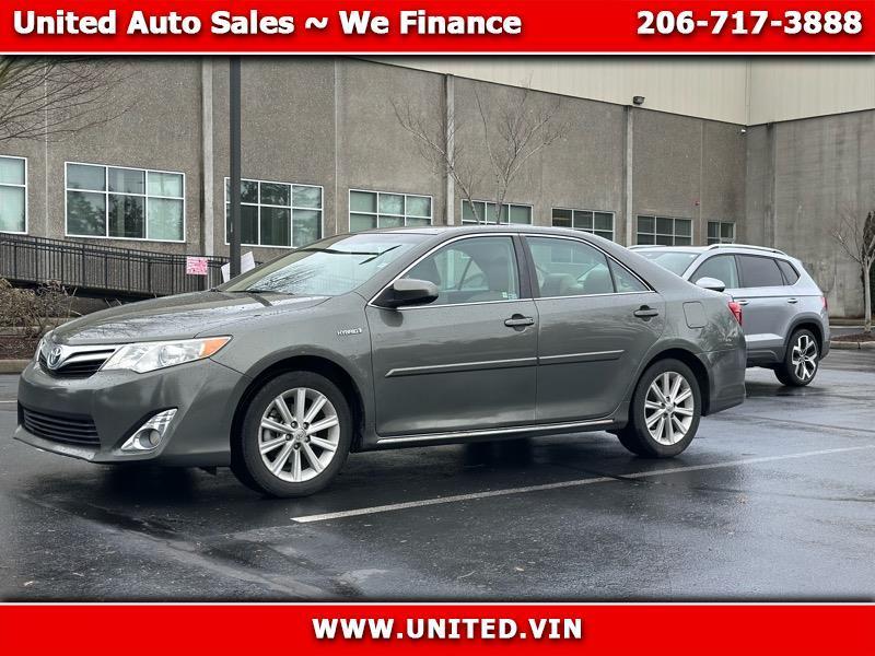 Toyota Camry Hybrid XLE 2013