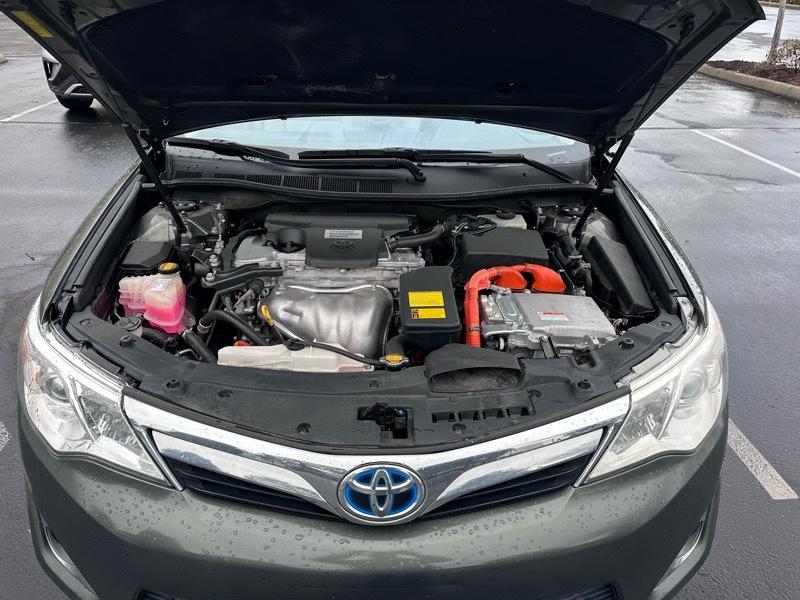 Toyota Camry Hybrid XLE 2013