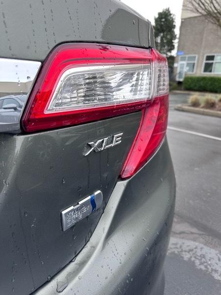 Toyota Camry Hybrid XLE 2013