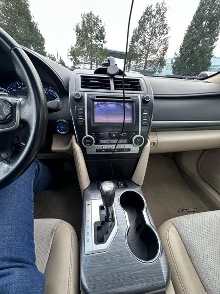 Toyota Camry Hybrid XLE 2013