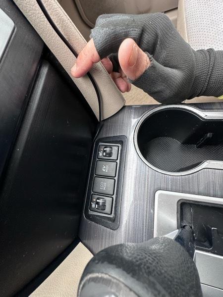 Toyota Camry Hybrid XLE 2013