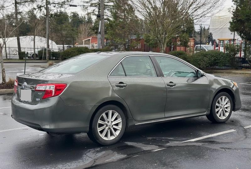 Toyota Camry Hybrid XLE 2013