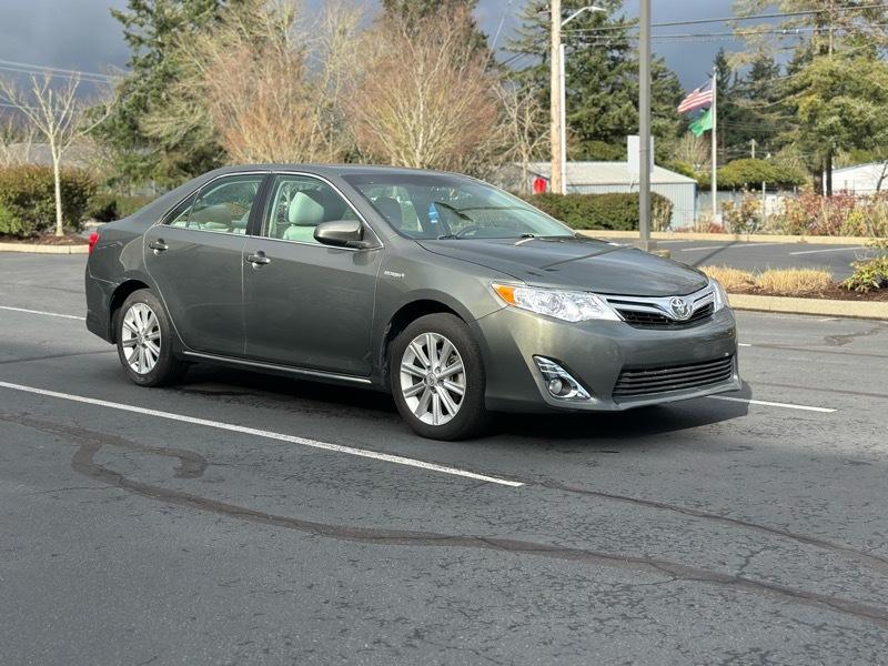 Toyota Camry Hybrid XLE 2014