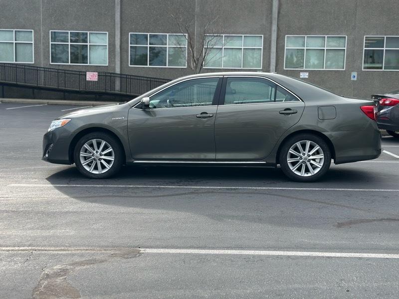 Toyota Camry Hybrid XLE 2014