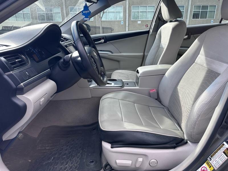 Toyota Camry Hybrid XLE 2014