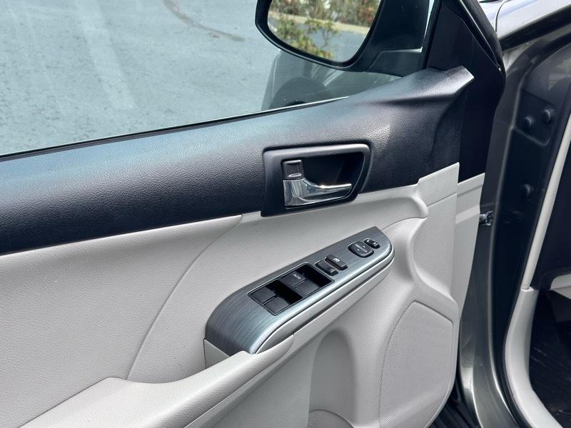 Toyota Camry Hybrid XLE 2014