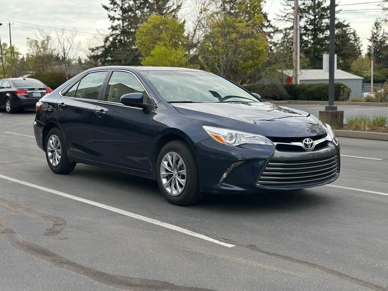 Toyota Camry SE 2017