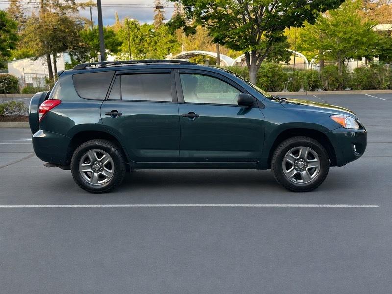 Toyota RAV4 Base I4 4WD 2011