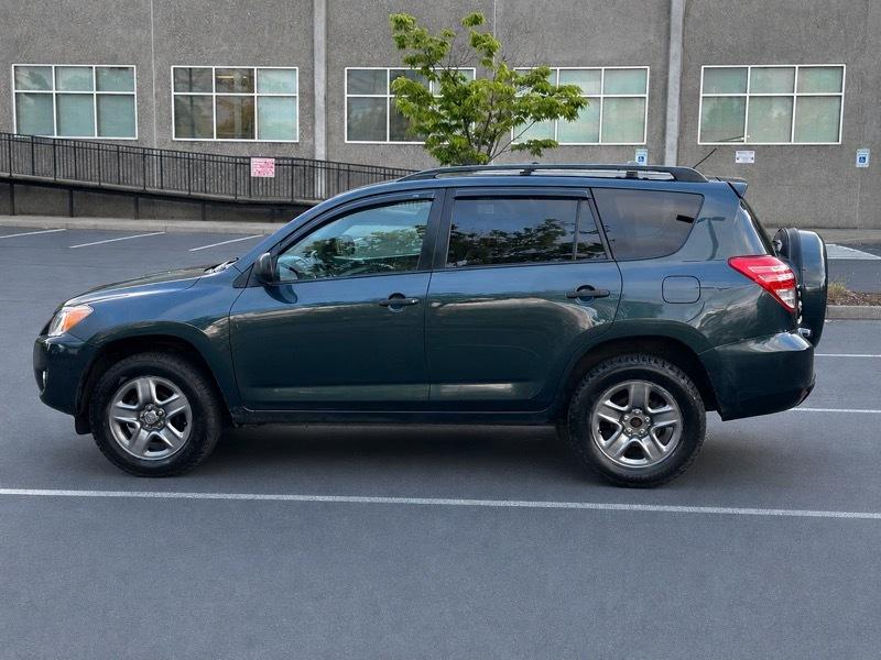 Toyota RAV4 Base I4 4WD 2011