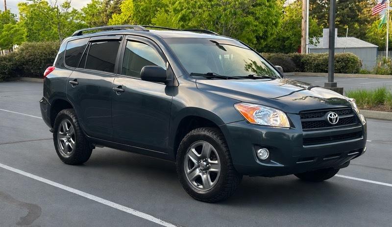Toyota RAV4 Base I4 4WD 2011