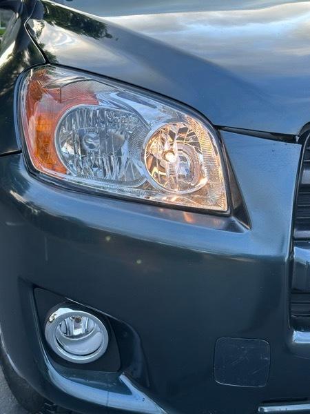 Toyota RAV4 Base I4 4WD 2011