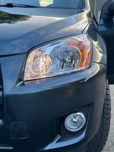 Toyota RAV4 Base I4 4WD 2011