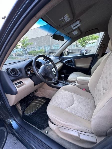 Toyota RAV4 Base I4 4WD 2011