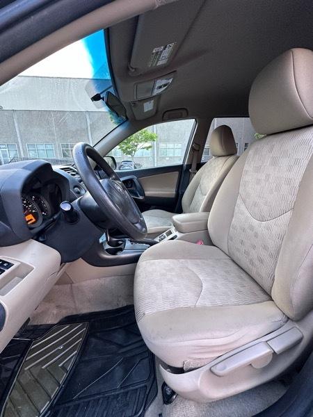 Toyota RAV4 Base I4 4WD 2011