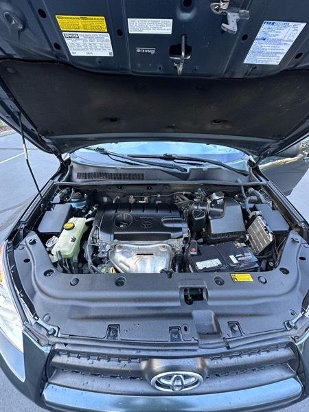 Toyota RAV4 Base I4 4WD 2011
