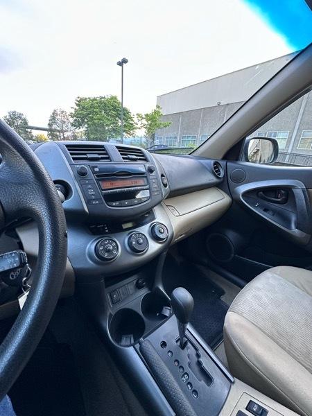 Toyota RAV4 Base I4 4WD 2011