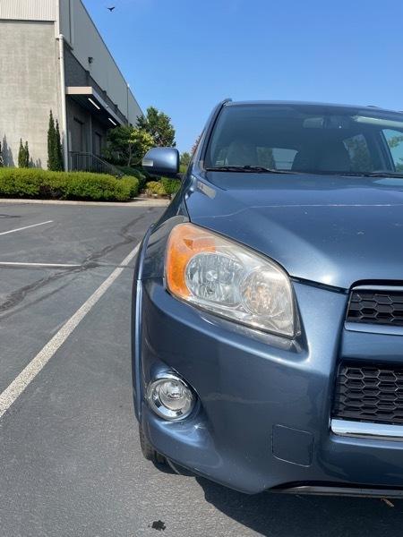 Toyota RAV4 Limited V6 4WD 2012