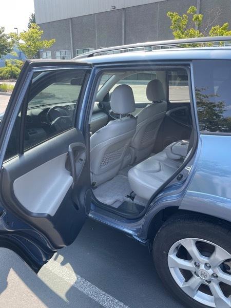 Toyota RAV4 Limited V6 4WD 2012