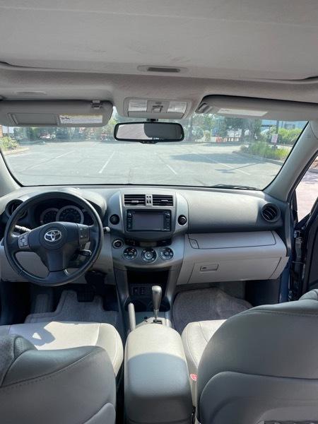 Toyota RAV4 Limited V6 4WD 2012