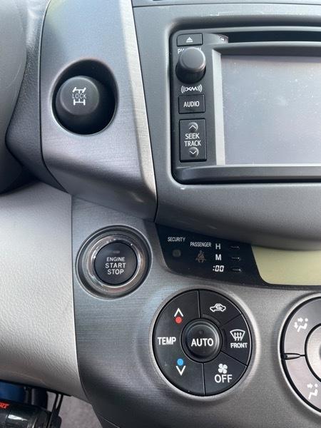 Toyota RAV4 Limited V6 4WD 2012