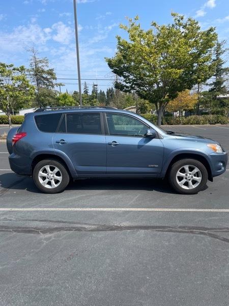 Toyota RAV4 Limited V6 4WD 2012