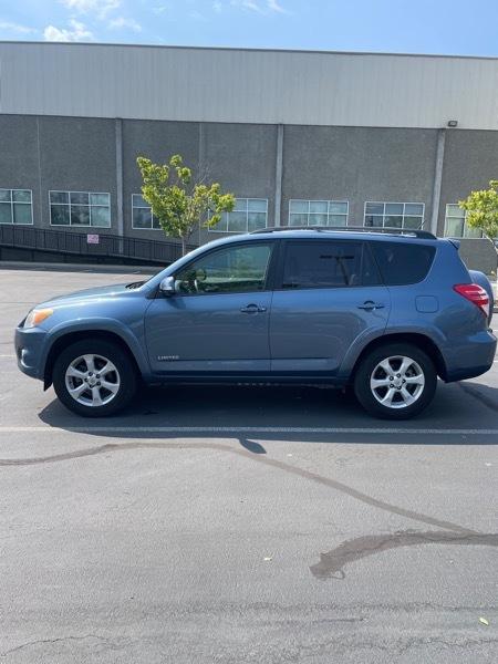 Toyota RAV4 Limited V6 4WD 2012