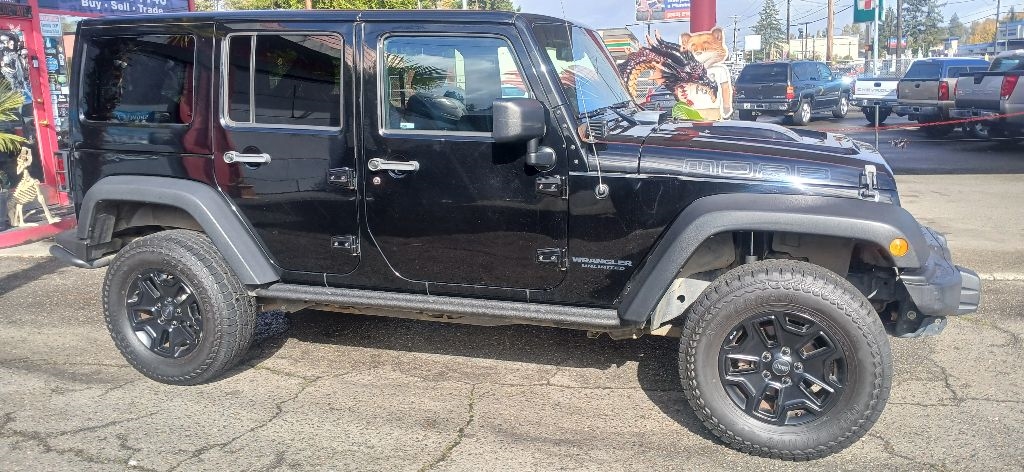 Jeep Wrangler Unlimited Sahara 4WD 2013 Jeep Wrangler Unlimited Sahara 4WD 2013