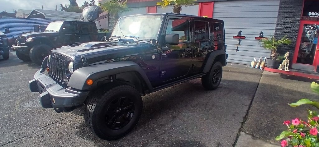 Jeep Wrangler Unlimited Sahara 4WD 2013 Jeep Wrangler Unlimited Sahara 4WD 2013