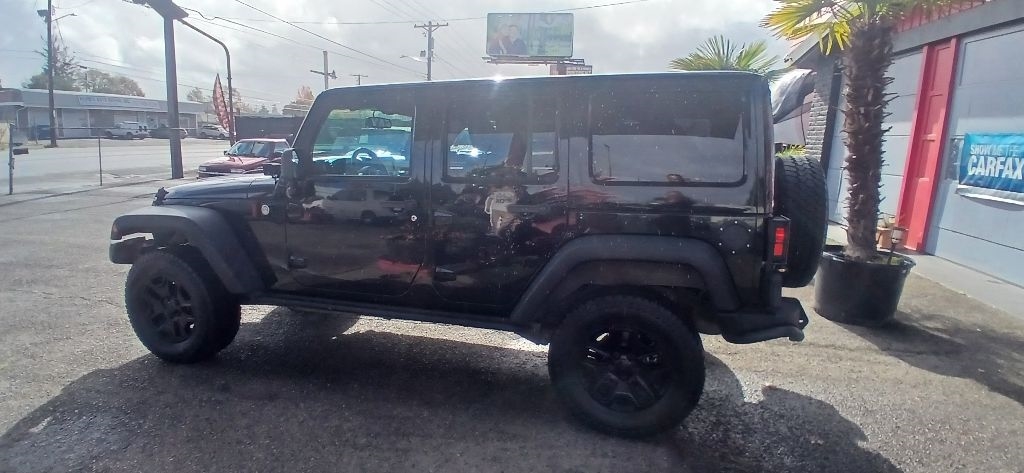 Jeep Wrangler Unlimited Sahara 4WD 2013 Jeep Wrangler Unlimited Sahara 4WD 2013