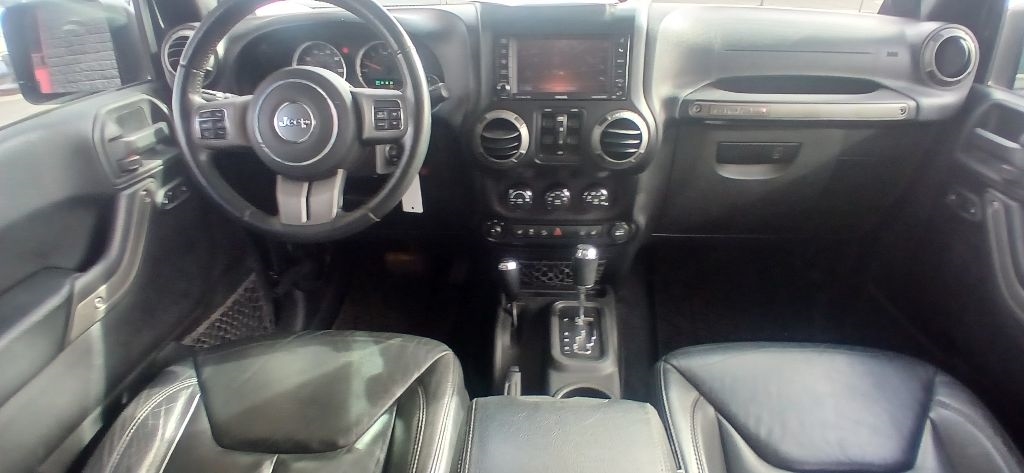 Jeep Wrangler Unlimited Sahara 4WD 2013 Jeep Wrangler Unlimited Sahara 4WD 2013