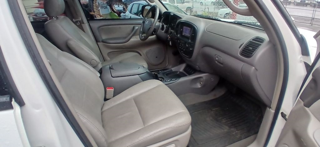 Toyota Sequoia SR5 4WD 2006